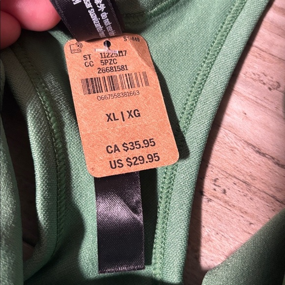 NWT Pink Victoria’s Secret Seamless Crop Top Womens S Green Notch Neck Ribbed - Picture 4 of 5